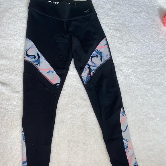 Pink Reversible Mesh Legging and V-Neck Set - Picture 4 of 10